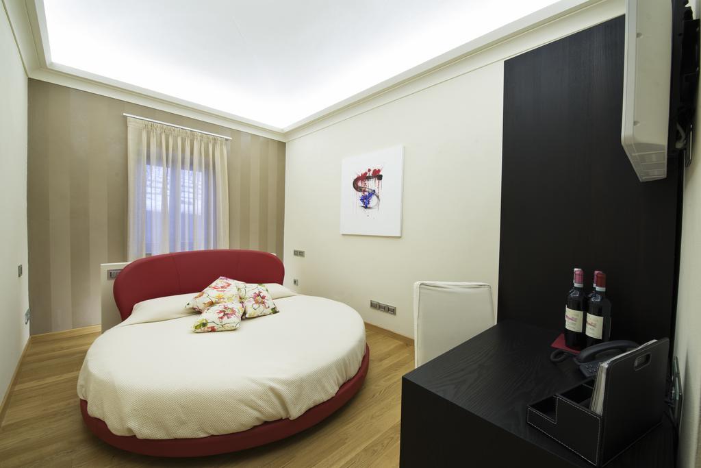 Costa Di Bussia Villa มอนฟอร์เต ดิ อัลบา ภายนอก รูปภาพ