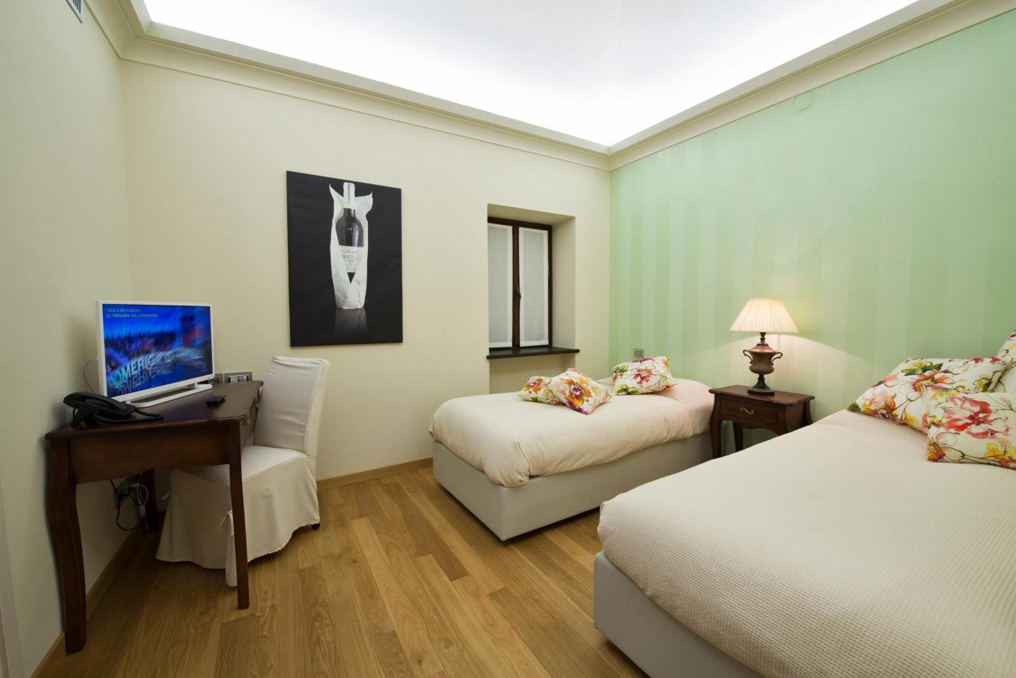 Costa Di Bussia Villa มอนฟอร์เต ดิ อัลบา ภายนอก รูปภาพ